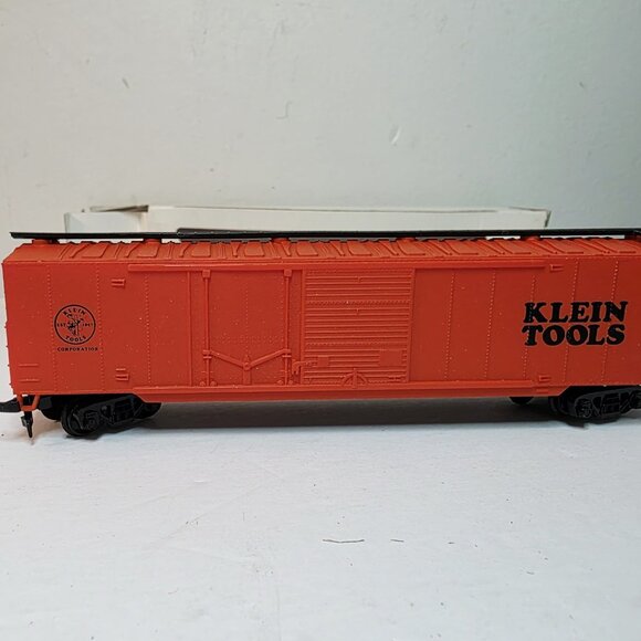 3 Vtg IHC Slovenia HO Scale Train Cars Tanker Caboose Leviton Panduit Klein - Picture 8 of 11